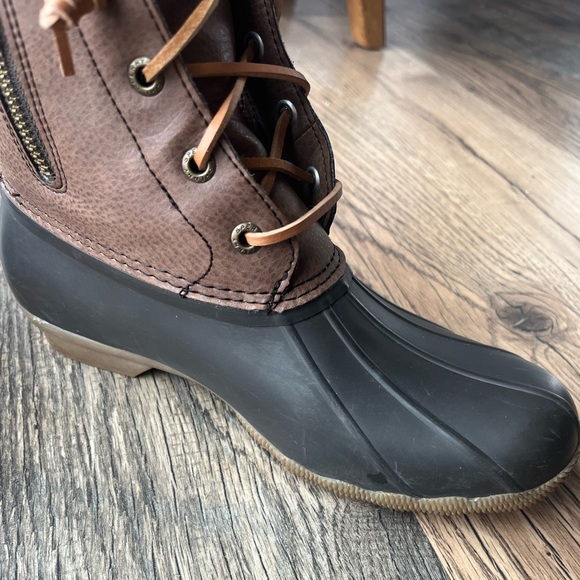 SOLD!! Sperry salt water duck boots size 7 excellent condition mint leather - Picture 2 of 10
